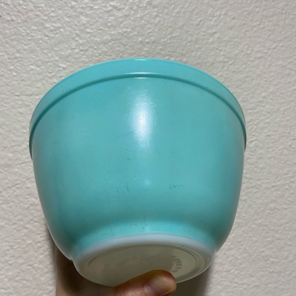 Pyrex turquoise Robin egg blue bowl 401